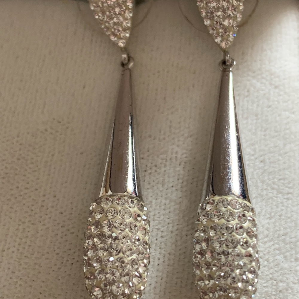 Swarovski dangling earring Authentic